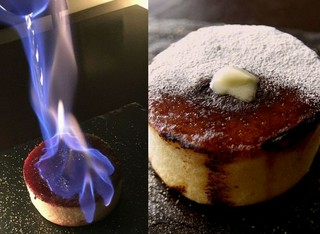 動画映え抜群！炎をデコるパンケーキが人気