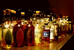 全50種を超える国産ウイスキーの品揃え