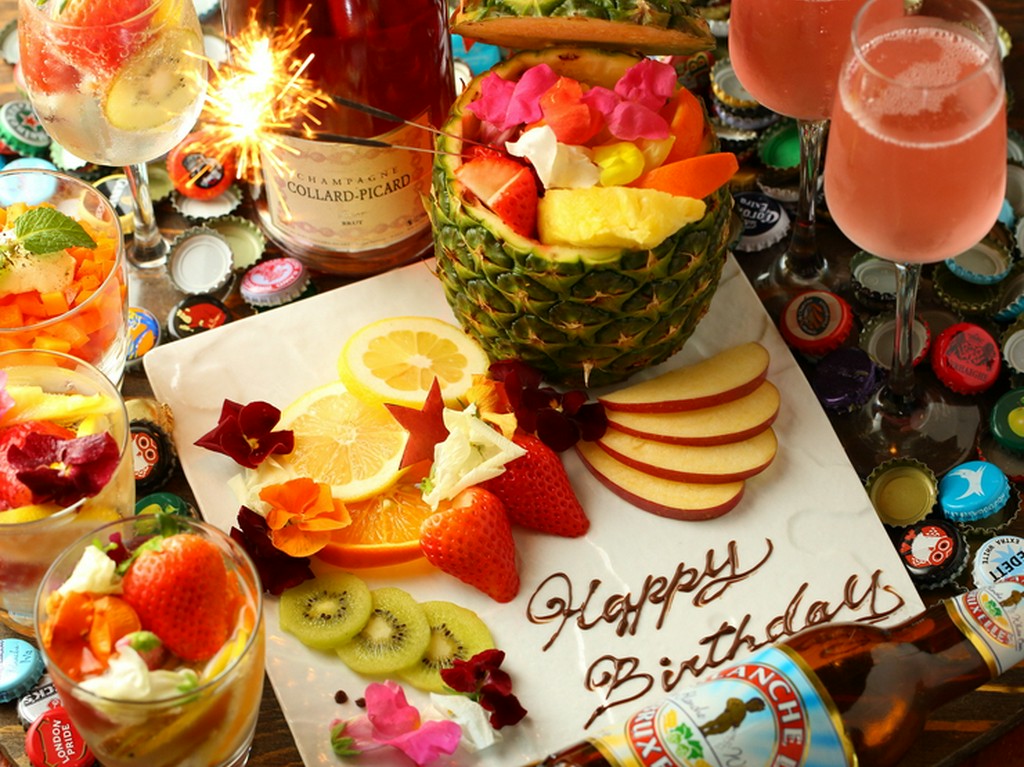 女子会をするならランドーズで決まり！約50種類を超えるドリンクが3H飲み放題！※金土祝前日は2時間制です