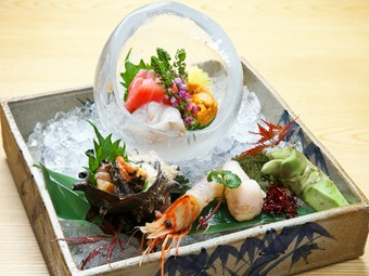 口の中でとろける旨さに舌鼓『天然鮮魚盛合せ』