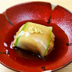 彩り美しい盛り付け『ウナギ唐蒸し太きゅうり包』