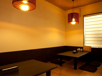 ゆったりとくつろげる、居心地抜群の店内