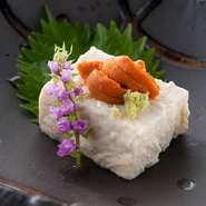 先付けとして出される「変わり豆腐」は旬の食材が用いられ、およそ2週間で新しい食材へと変えられます。