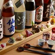 4人いる利き酒師が、全国の蔵から集めた日本酒がズラリ。季節ごとの入れ替えはもちろん、日替わりで提供する日本酒や、メニューに載せていない「隠し酒」もあり、日本酒好きにはたまらない品揃えです。