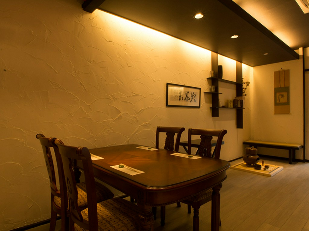 大人のための上質な空間で、大切な時をお過ごしください