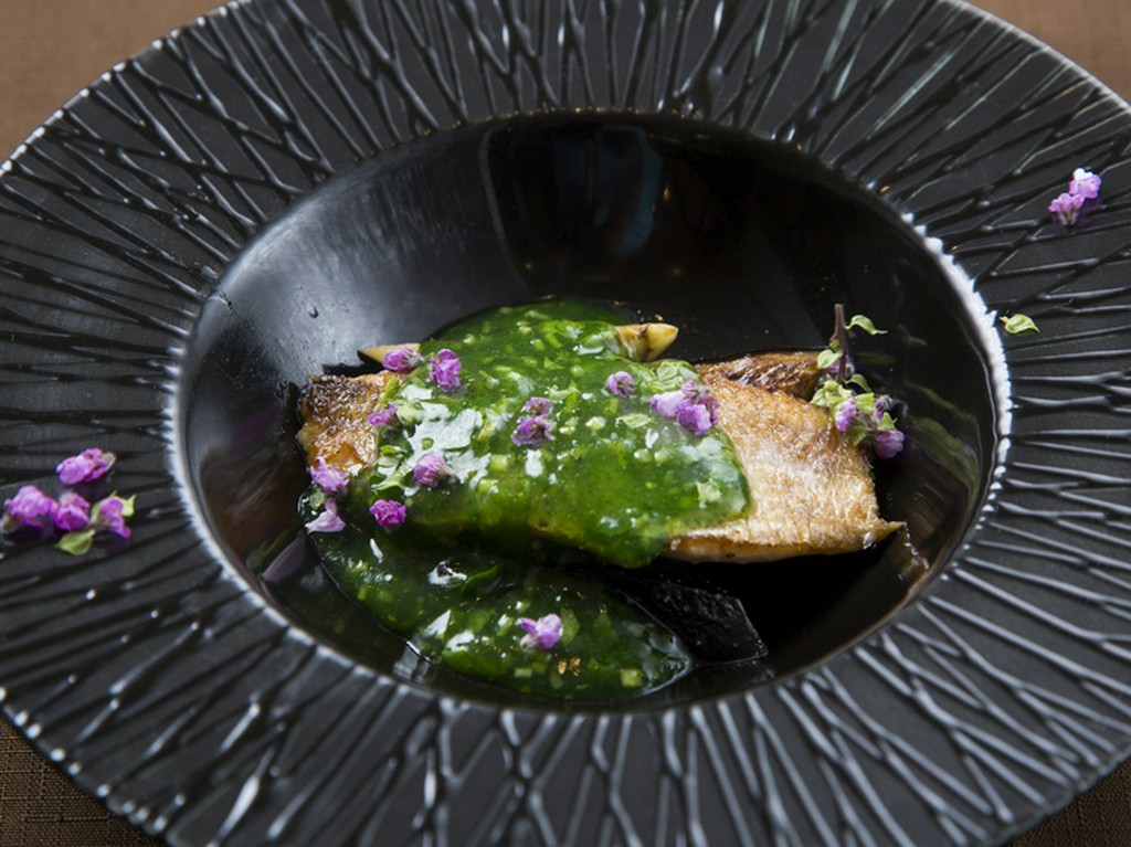 日本海の幸、『境港産のどぐろソテーあっさり三つ葉ソース』