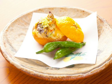 地元の特産品を風味高く仕上げた『牡蠣の柚子釜味噌風味焼』