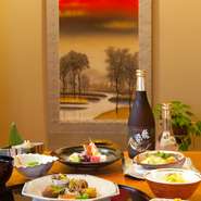 瀬戸内海の魚介、中国山地で獲れる山の幸を盛り込んだ料理が楽しめます。酒も「龍勢」ほか広島のもの中心。