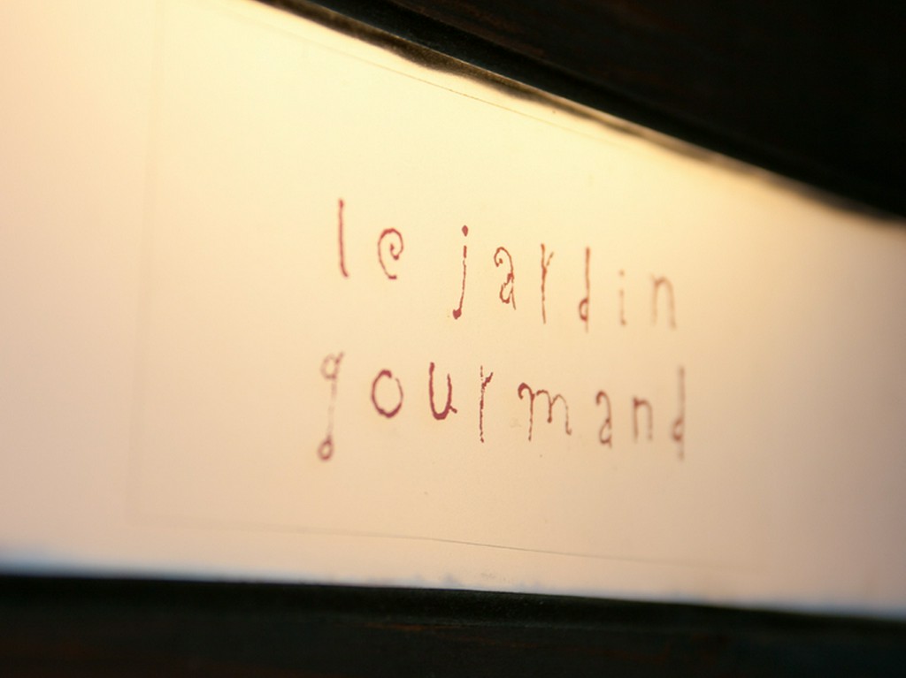 会食相手の気持ちを高揚させる絶品の料理を、自然体で楽しめる