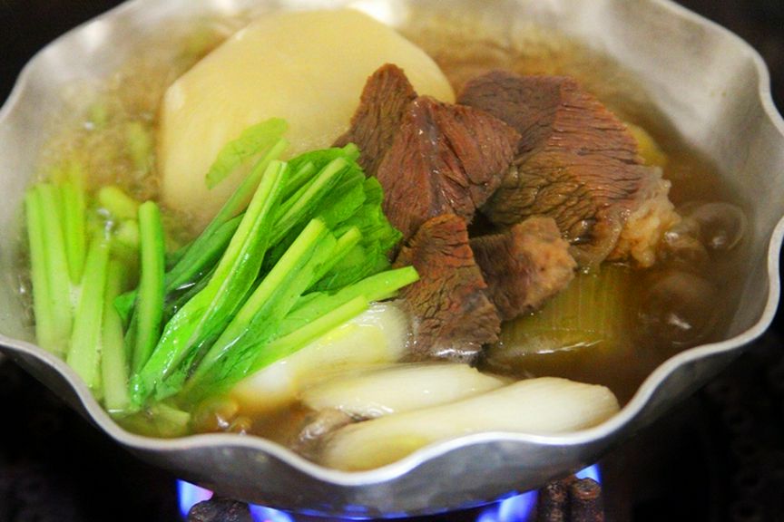 柚子胡椒でいただく『蕪と牛頬肉の小鍋』