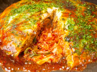 イカ天やカキ、兪さんのキムチなどご当地グルメを楽しめます