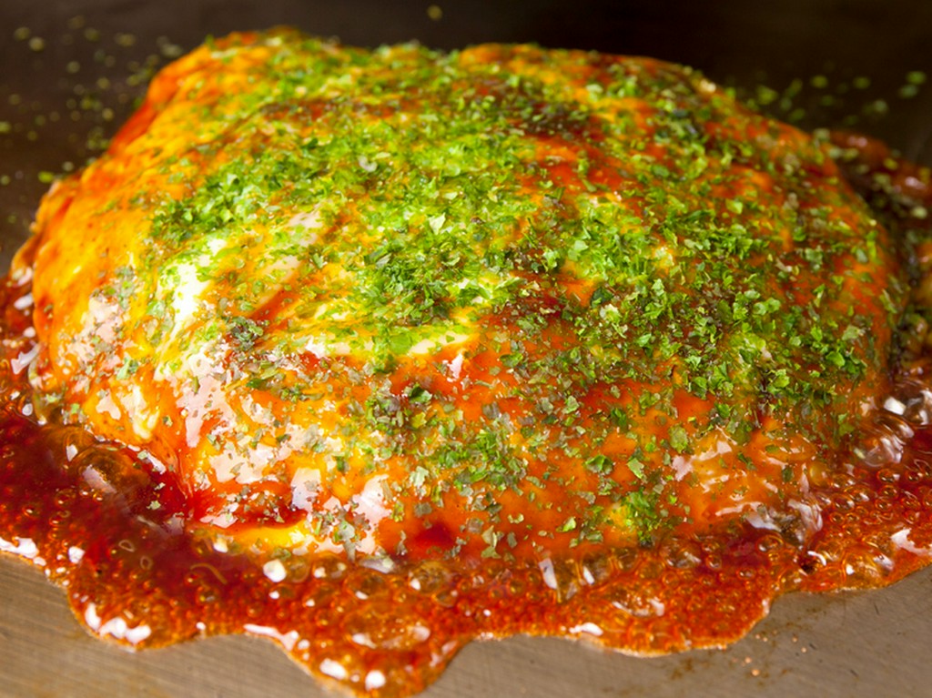 非売品ソースをプラス！　2度おいしさを楽しめる食べ方です