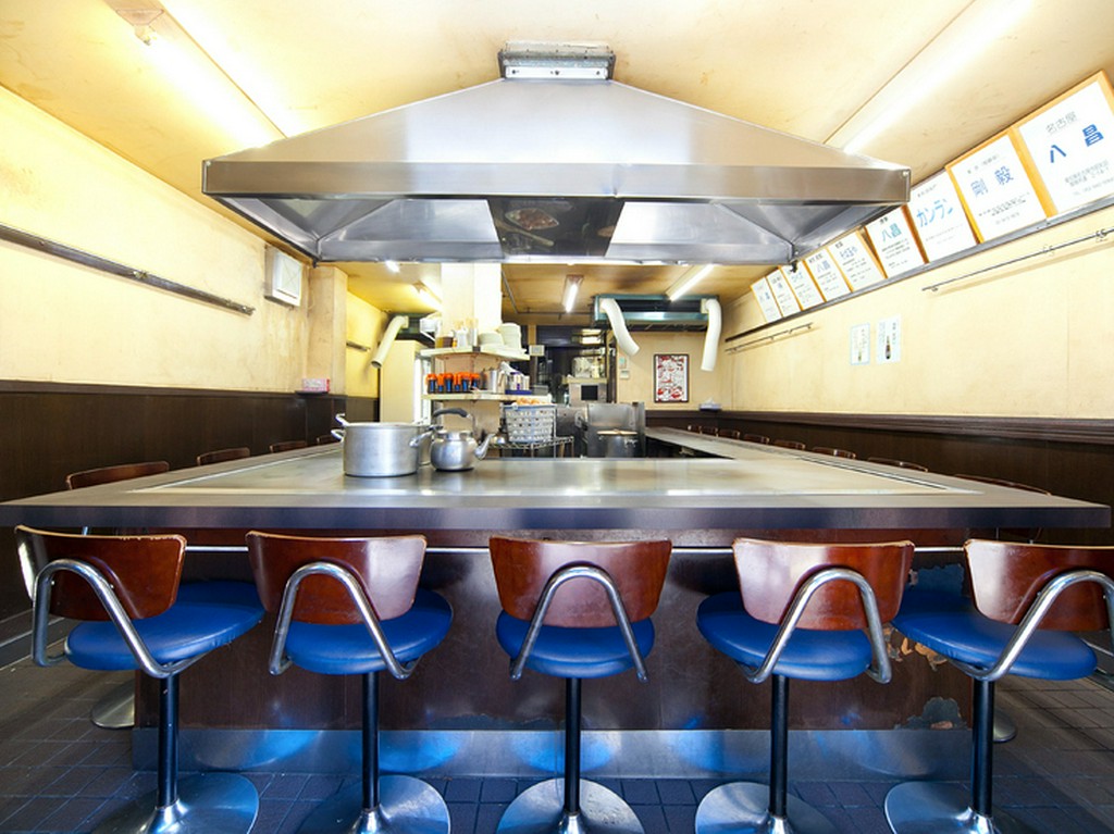 やっぱり「お好み焼き」は目の前でジュージューがウリ