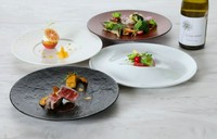 カジュアルでライトな全5品のコース仕立て
