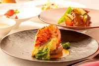 メインのお料理にオマール海老をお楽しみいただけるフルコースランチ
★ソフトドリンク飲み放題★