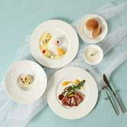 メインのお料理がお肉のハーフコースランチ
★ソフトドリンク飲み放題★