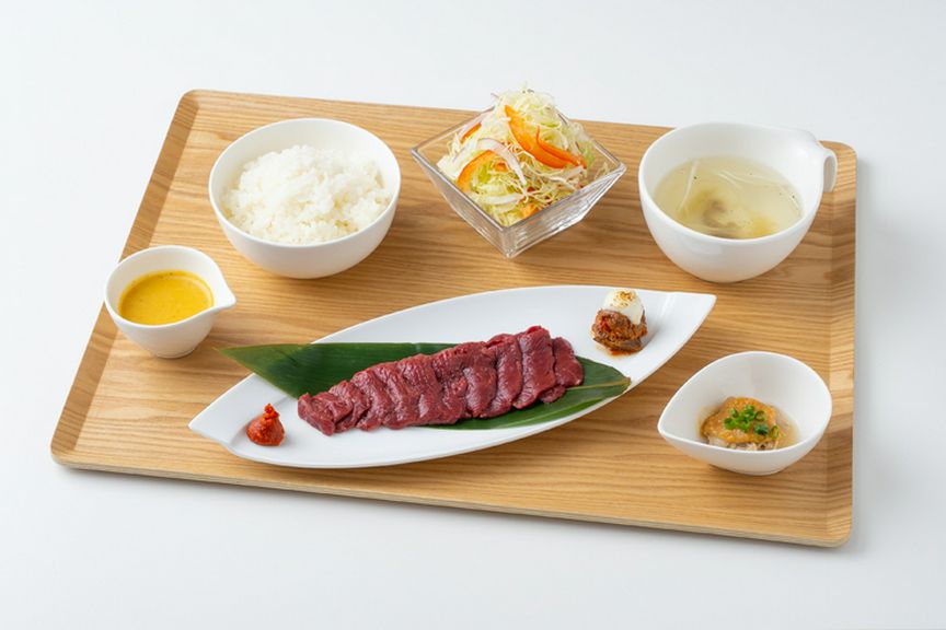 会津馬刺しの旨味を存分に味わえる『会津ブランド馬刺しランチ』