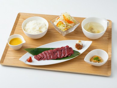 会津馬刺しの旨味を存分に味わえる『会津ブランド馬刺しランチ』 