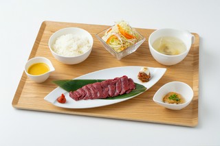 会津ブランド馬刺しランチ