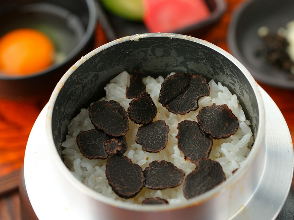 トリュフなど全ての素材にこだわった『究極の玉子かけ御飯』