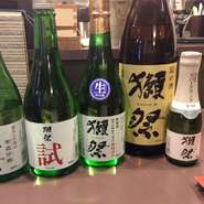 山田錦５０％精米の
純米大吟醸。上品で華やかな香り、フルーツのような甘い口当たりながら後味がスッキリとした上質なお酒です。