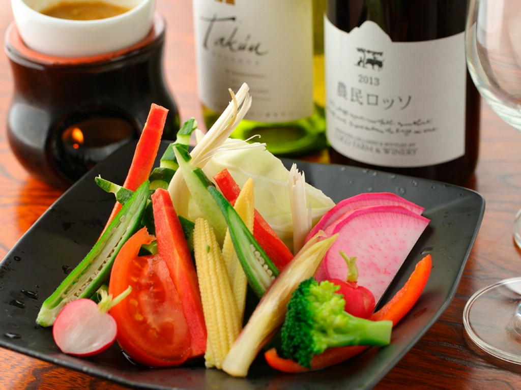 生薬の香りが美味のスパイス『滋養味噌風味のバーニャカウダ』