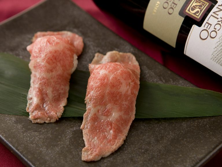 一日限定10食だからぜひ注文したい『厳選和牛あぶり寿司』