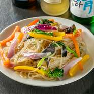 韓国で愛されている定番の家庭料理も、いろいろ揃っています