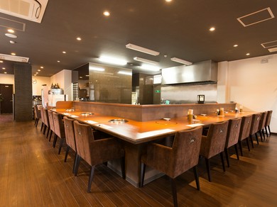 木の温もりが落ち着く清潔感のある空間