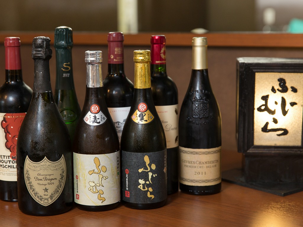 料理と相性抜群のドリンクを、低価格なグラスでも注文できます