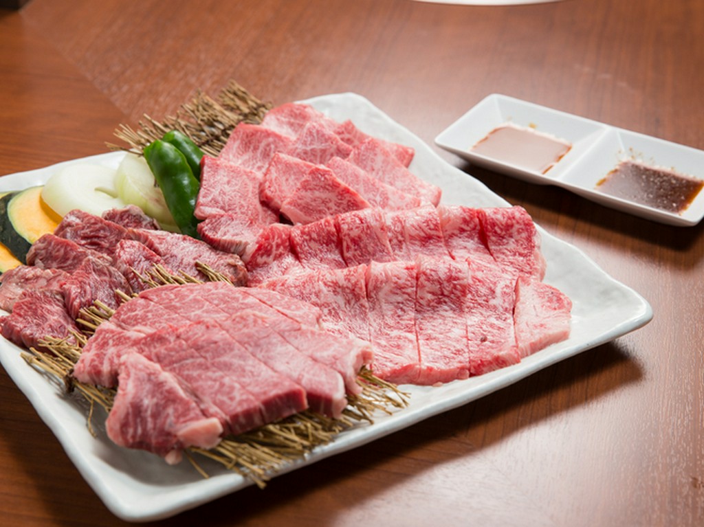 極上の食材をお値打ち価格で味わえる『特選盛り合わせ』