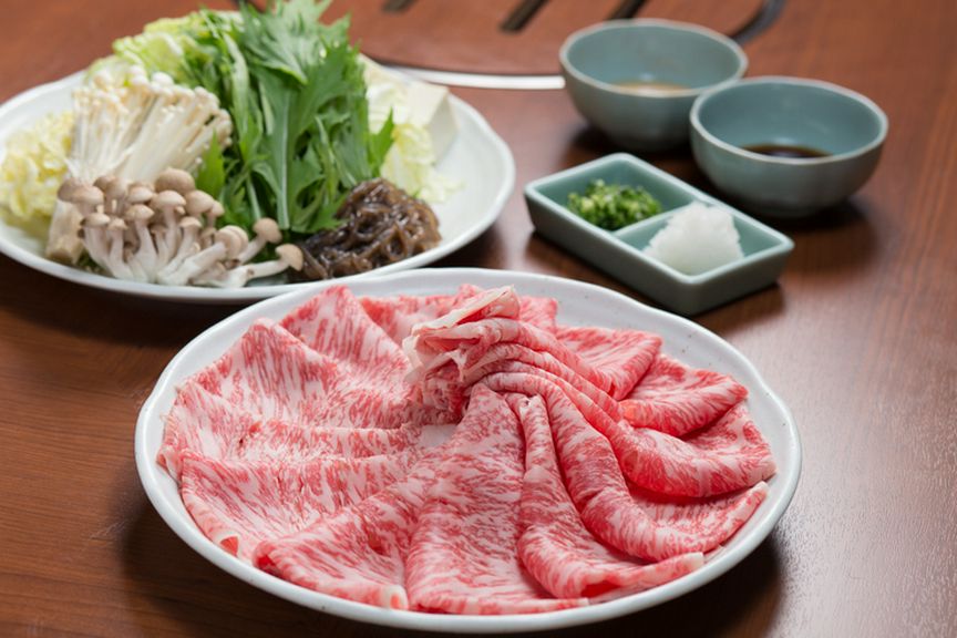 牛上肉しゃぶしゃぶ（一人前／肉・野菜・うどん付）