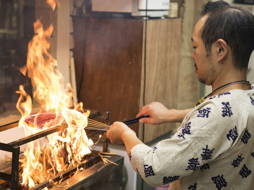 迫力満点、臨場感たっぷりの調理方法にも注目！