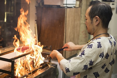迫力満点、臨場感たっぷりの調理方法にも注目！