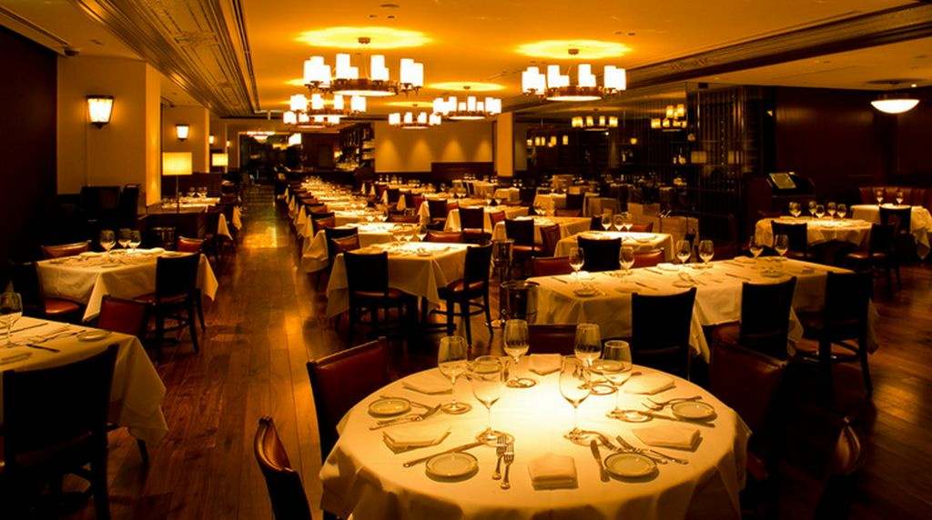 クラッシックかつエレガントな空間で、演出も楽しめます