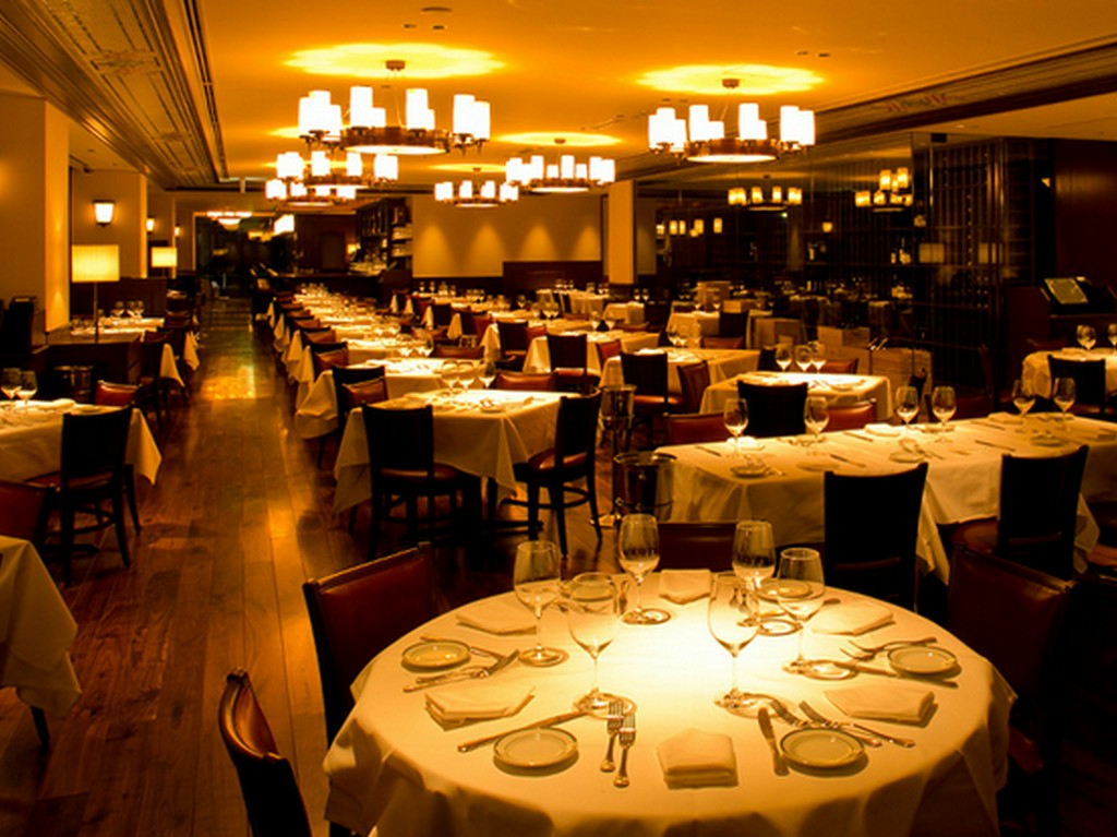 クラッシックかつエレガントな空間で、演出も楽しめます