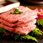 赤身肉の王様と呼ばれ和牛全体の僅か1.3％飼養頭数「あか牛」と京丹波が誇る「平井牛」の夢のような競演