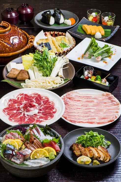 คอร์สชาบูชาบูหมู Kinunton ยี่ห้อ โออิตะ 3850-4950 เยน