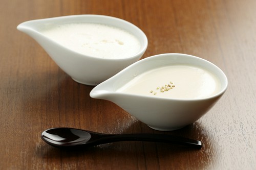 食後に甘～いデザートはいかが『ごまプリン』