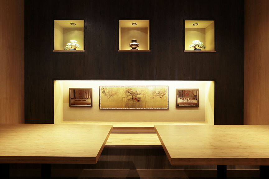 落ち着いた雰囲気と居心地の良さが追求された、和モダン空間