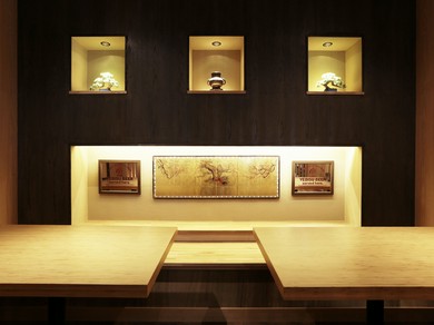 落ち着いた雰囲気と居心地の良さが追求された、和モダン空間