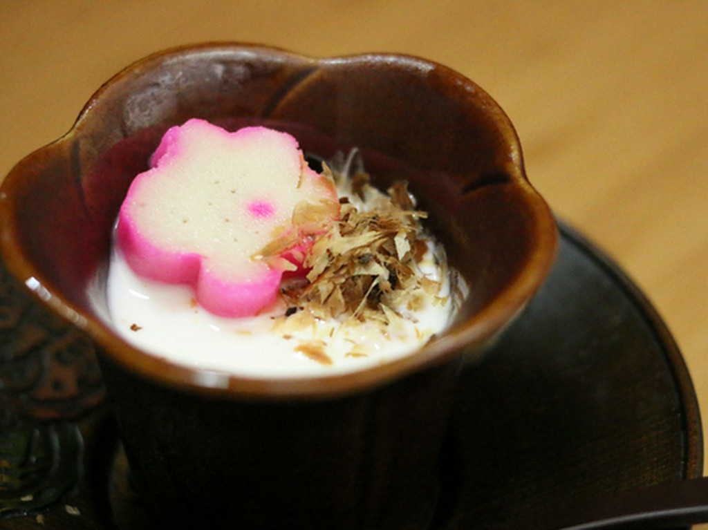 国産大豆の豆乳を使い、秘伝レシピで仕上げた『自家製豆腐』