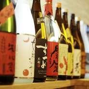 岡山生まれ酒米「雄町米」をつかった『大吟醸　雄町米』をはじめとする県内産の日本酒が30種類以上ラインアップ。飲み比べが楽しめるようにと少量の良心価格で提供されている心くばりが温かくうれしいかぎりです。