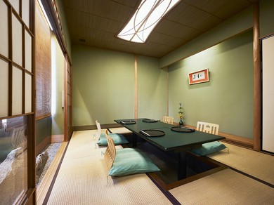 様々なシーンでご利用いただける個室を完備