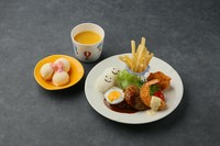 小さいお子様にもおすすめの、可愛らしいワンプレートランチです。デザートやドリンクまでしっかりお召し上がりいただけます。