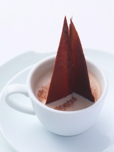 これを目当てに来る人も。定番ドルチェ『栗のカフェラッテ』