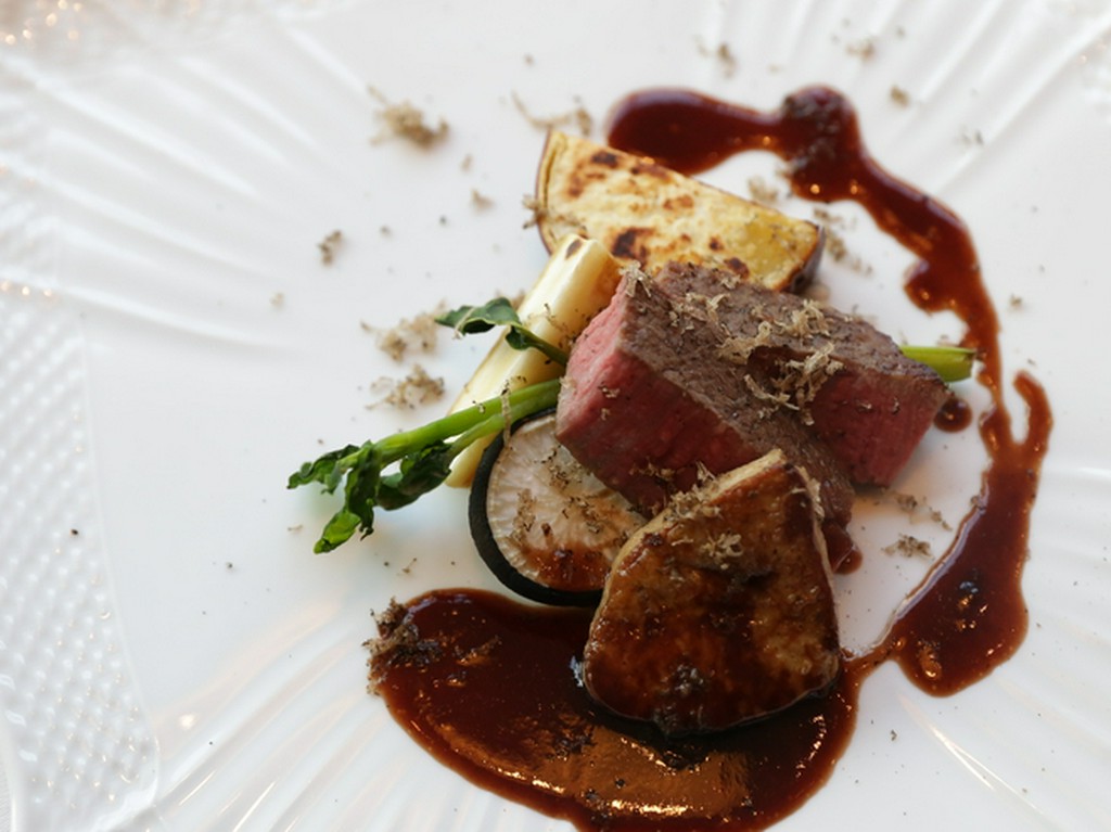 旬の食材を活かす自然派イタリアン。緑に囲まれた空間でゆったり贅沢なひとときを…。