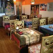 店内は個室や座敷もありますので、大人数でもお気軽にお越しください。