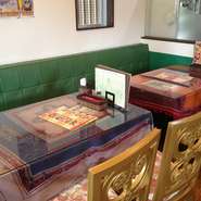 テーブル席以外にも座敷や個室も御用意しておりますので、人数に依らずごゆっくりお食事をお楽しみいただけます。