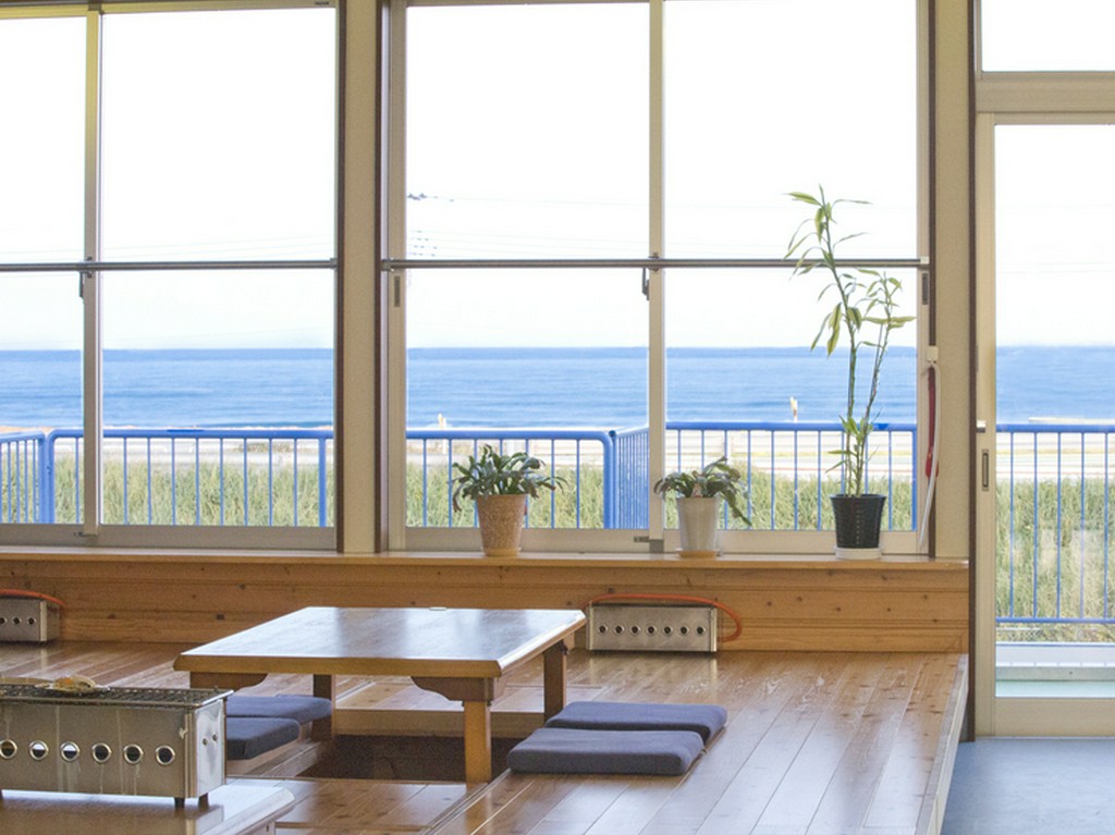 季節を問わない浜辺の楽しみ方、景色とグルメで身も心も大満足！